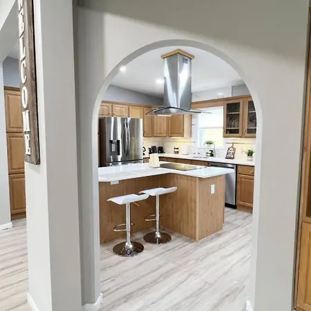 Private Hot Tub - Game Room - Luxury Home